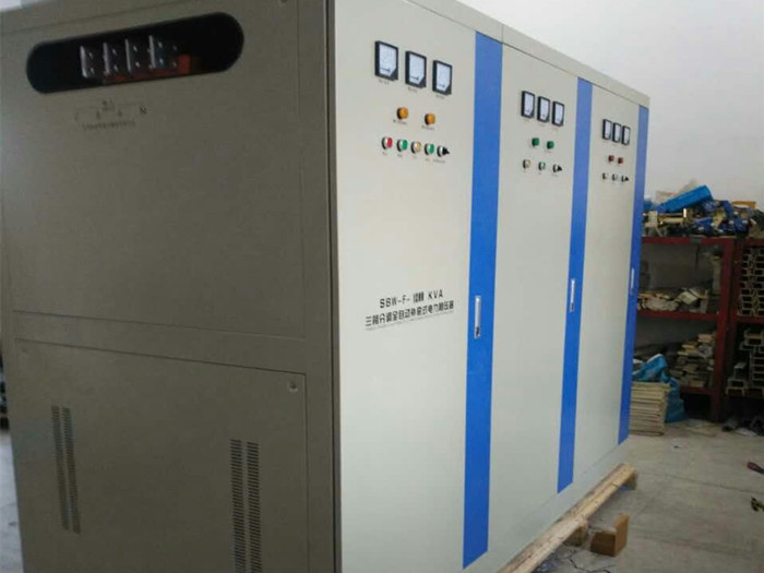 1000KW三相分調(diào)穩(wěn)壓器 SBW-F-1000KVA 三相智能補償式1000千瓦交流穩(wěn)壓器